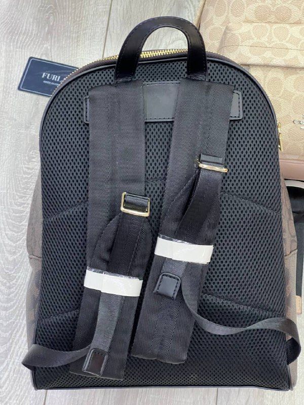 Рюкзак Coach — из натуральной кожи